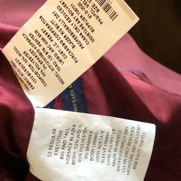 Stafford burgundy blazer. Nice buttons. No blemishes. Rarely worn - Picture 3 of 3